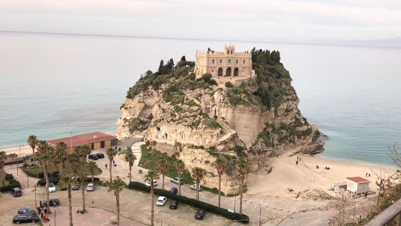 Bed and Breakfast L Antico Soffitto Tropea Exterior foto